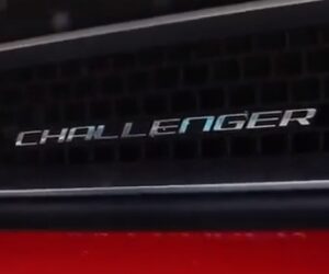 Base V6 Dodge Challenger vs V8 Comparison!