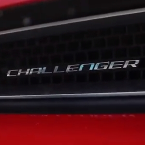 Base V6 Dodge Challenger vs V8 Comparison!