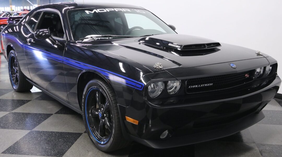 The 2010 Dodge Challenger Mopar ’10: A Nod to Heritage and Performance